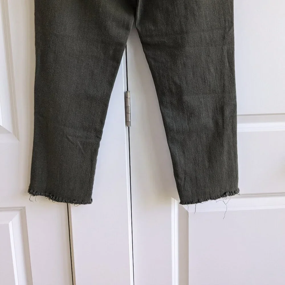 J.Jill Mid Rise Slim Cropped Stretch Jeans Women 8 Petite Khaki Green Raw Hem - Picture 11 of 11